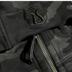 Lululemon scuba hoodie original~16~NWT.